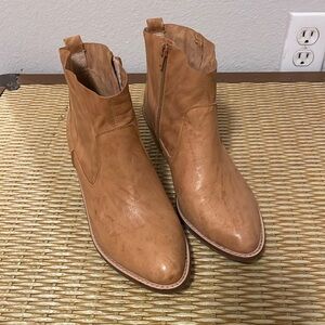 Tan Kelsi Dagger booties